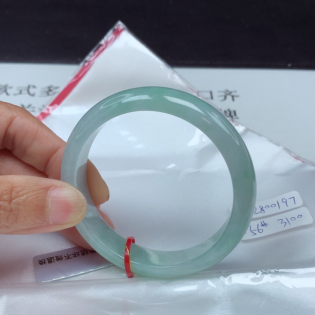 翡翠手镯未镶嵌56圈0197