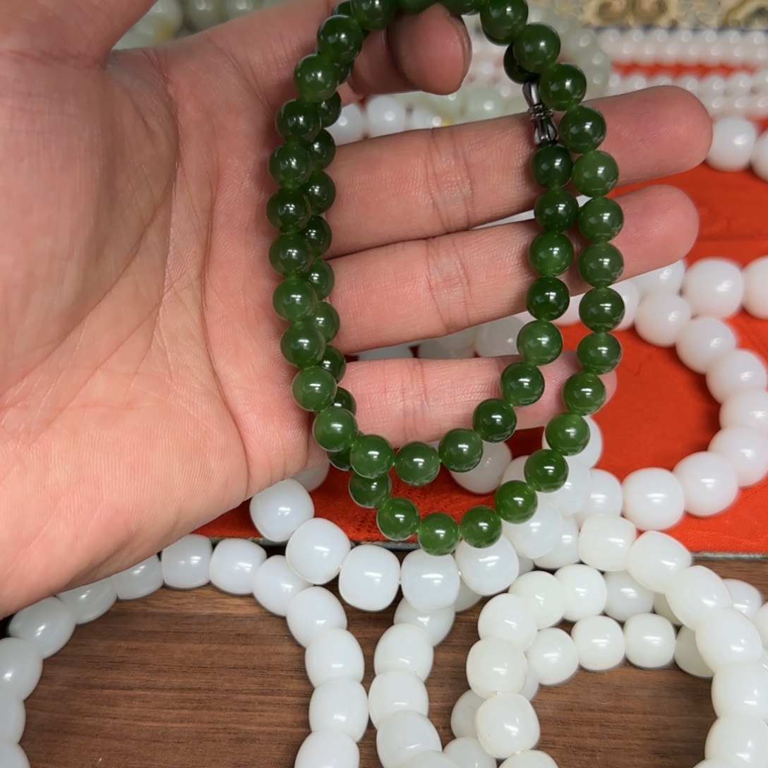 和田玉颈饰未镶嵌