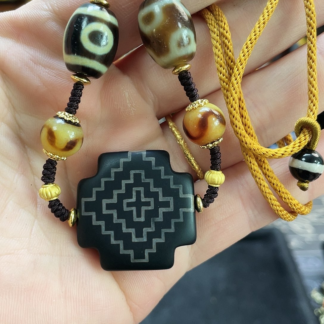 玛瑙/玉髓未镶嵌多样性发一条