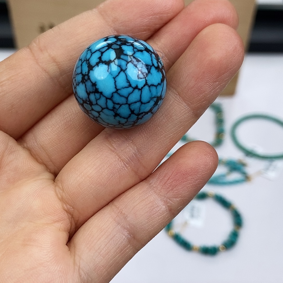 绿松石未镶嵌珠宝奇石