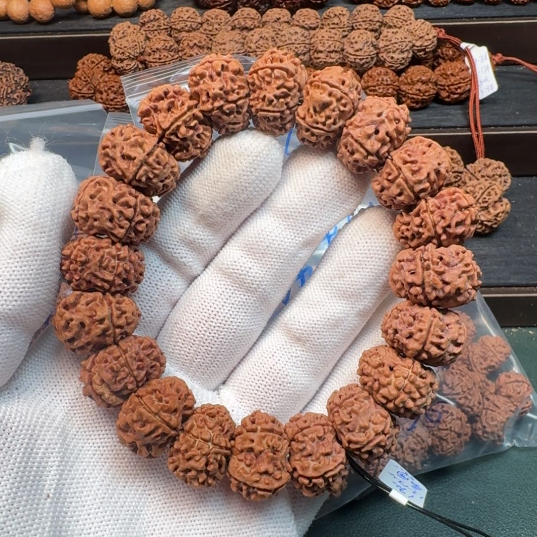 金刚菩提手串19荔枝纹天然纽扣（扇面）