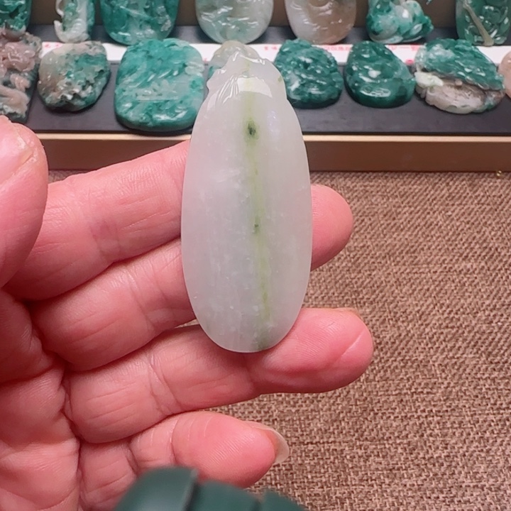 独山玉未镶嵌颈饰