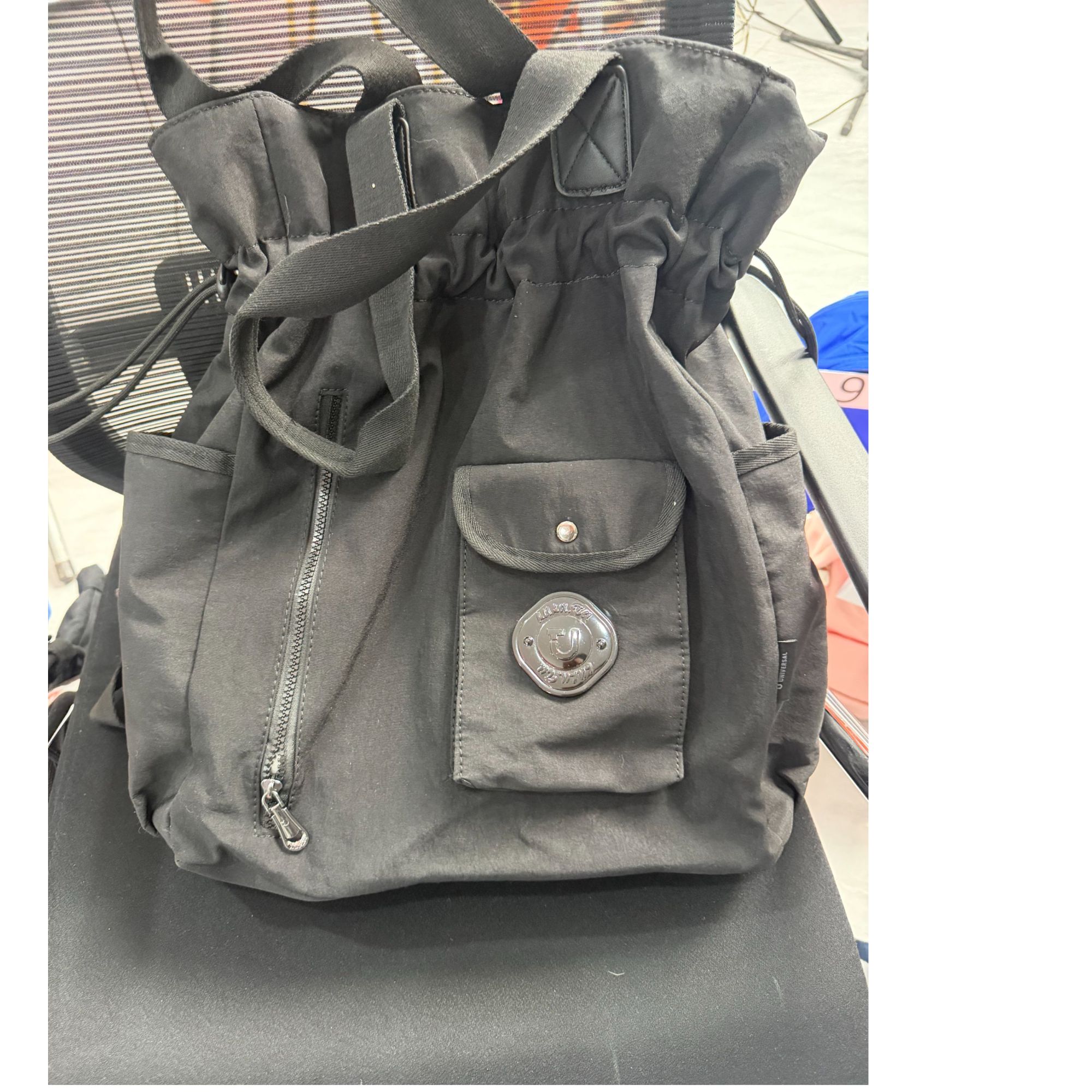 韩版休闲时尚简约大容量双肩包