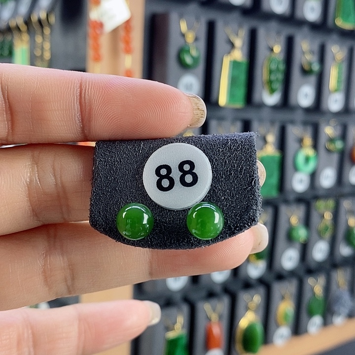 和田玉18K金镶嵌耳饰