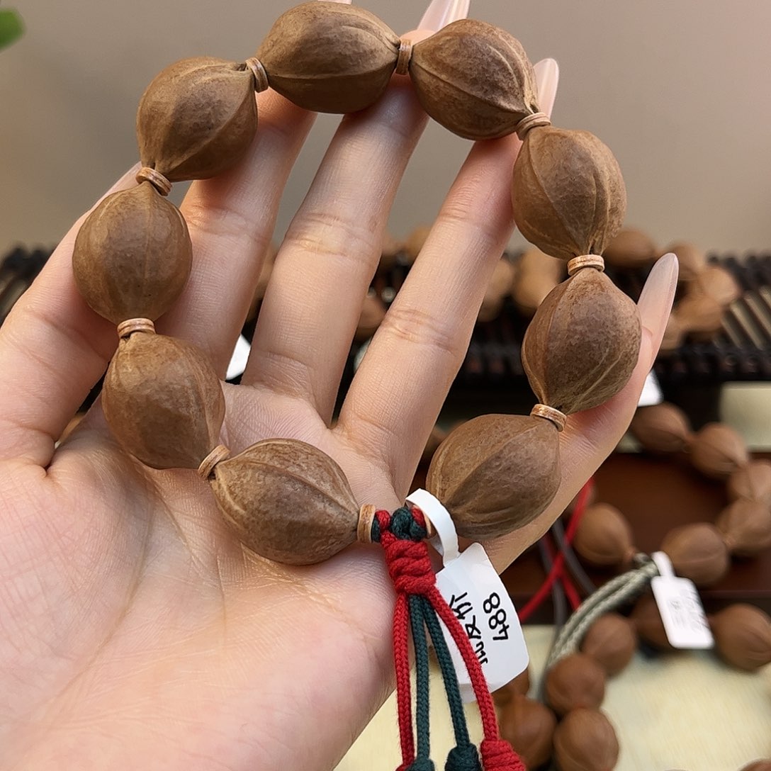 西***组吊坠橄榄核梅林铁核文玩手串