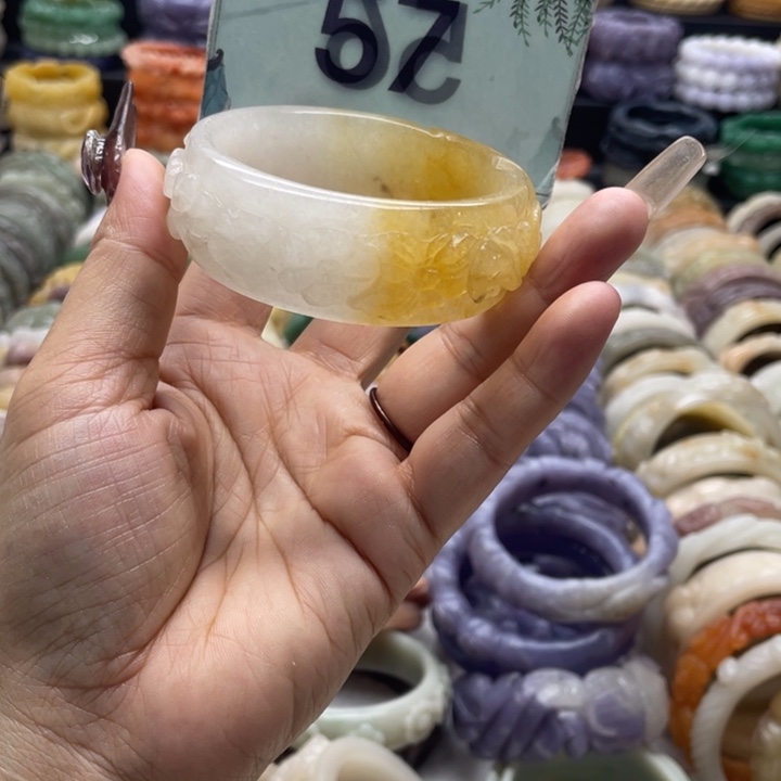 石英岩玉未镶嵌手镯