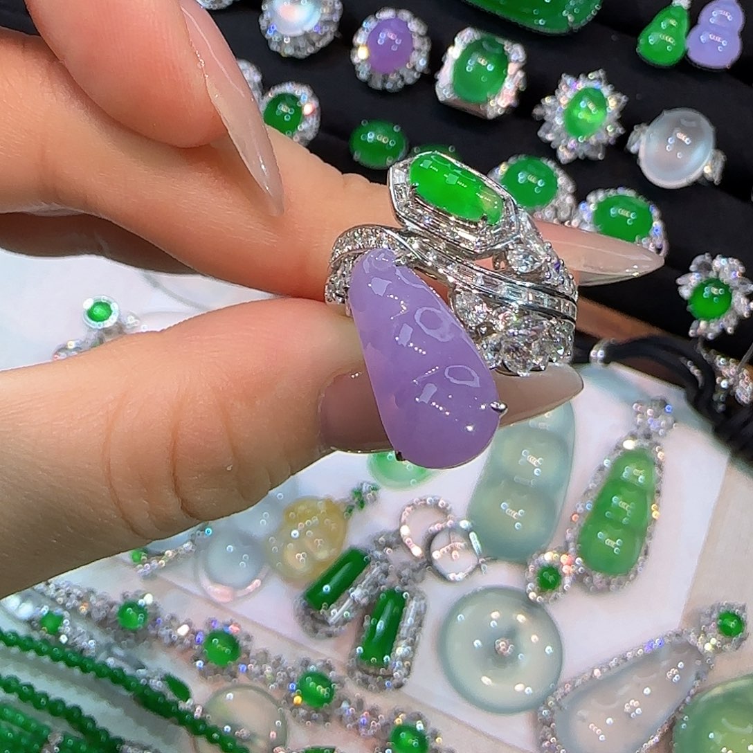 翡翠18K金镶嵌耳饰