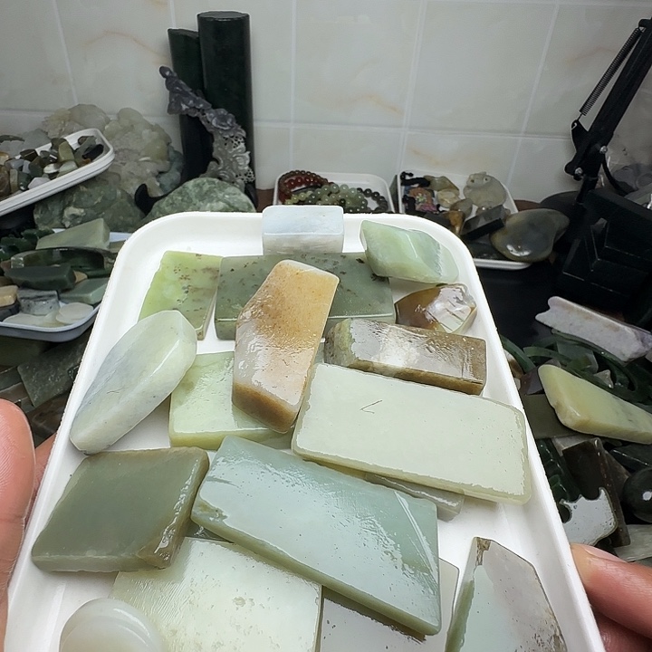 以***楠和田玉（糖玉）未镶嵌珠宝半成品