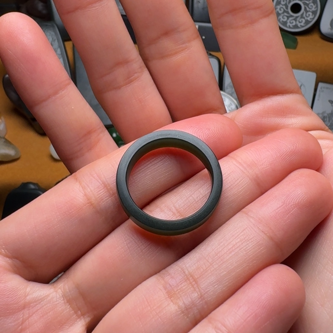 平****和田玉未镶嵌颈饰