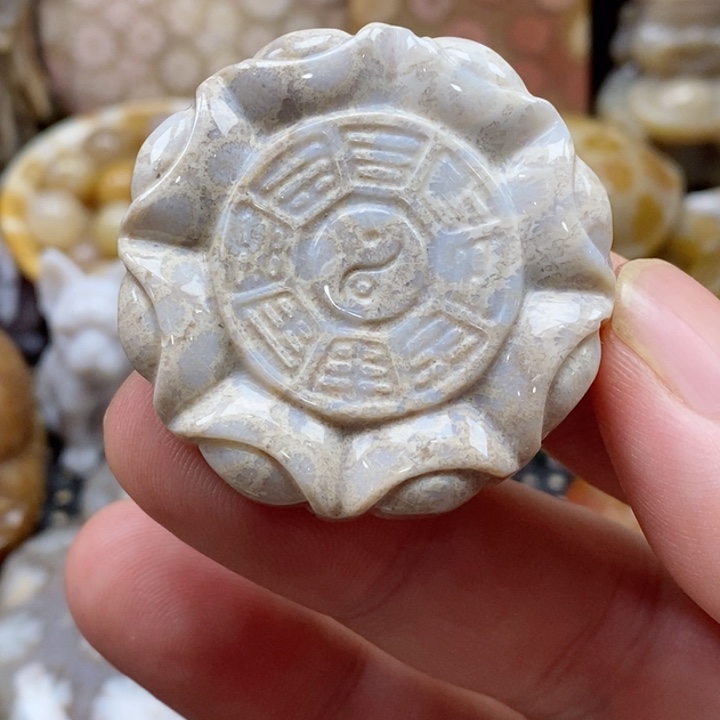 硅化珊瑚（珊瑚玉）颈饰未镶嵌