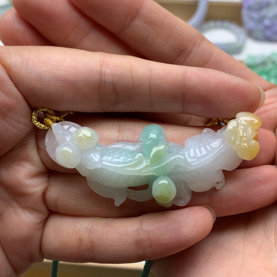 翡翠未镶嵌颈饰翡翠