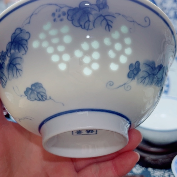 青花玲珑6寸面碗葡萄
