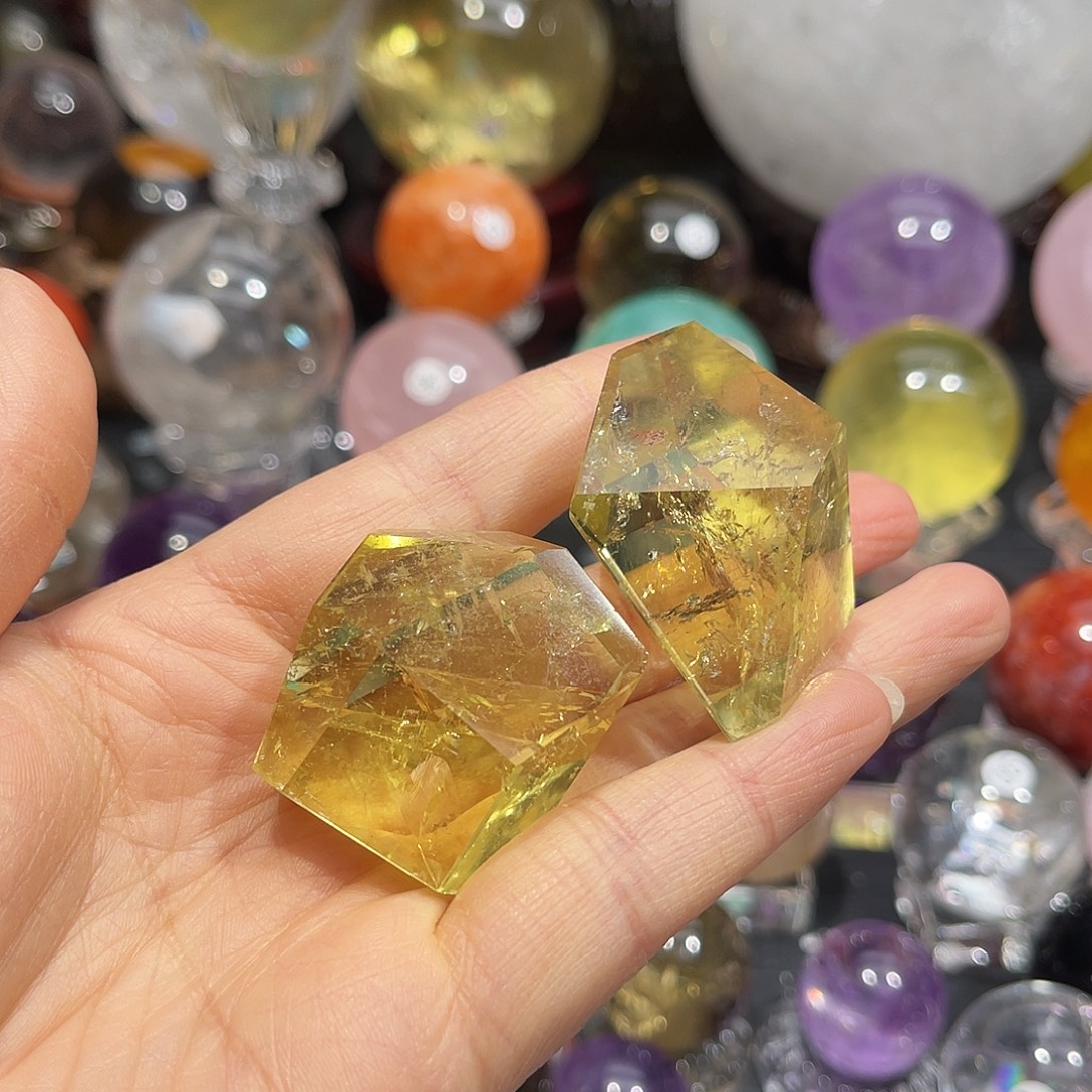 浪****珠宝半成品未镶嵌水晶