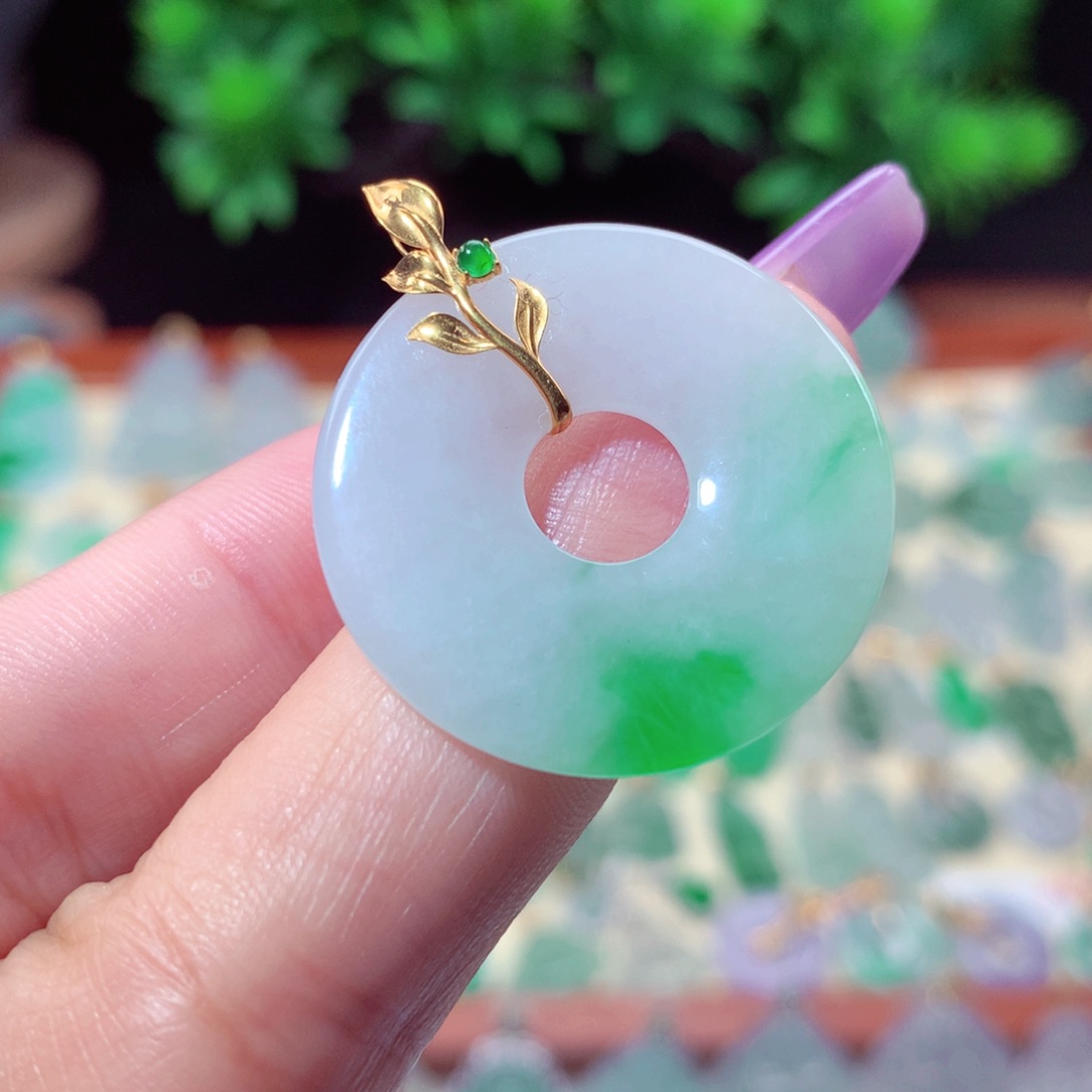 翡翠吊坠(不含链)18K金镶嵌