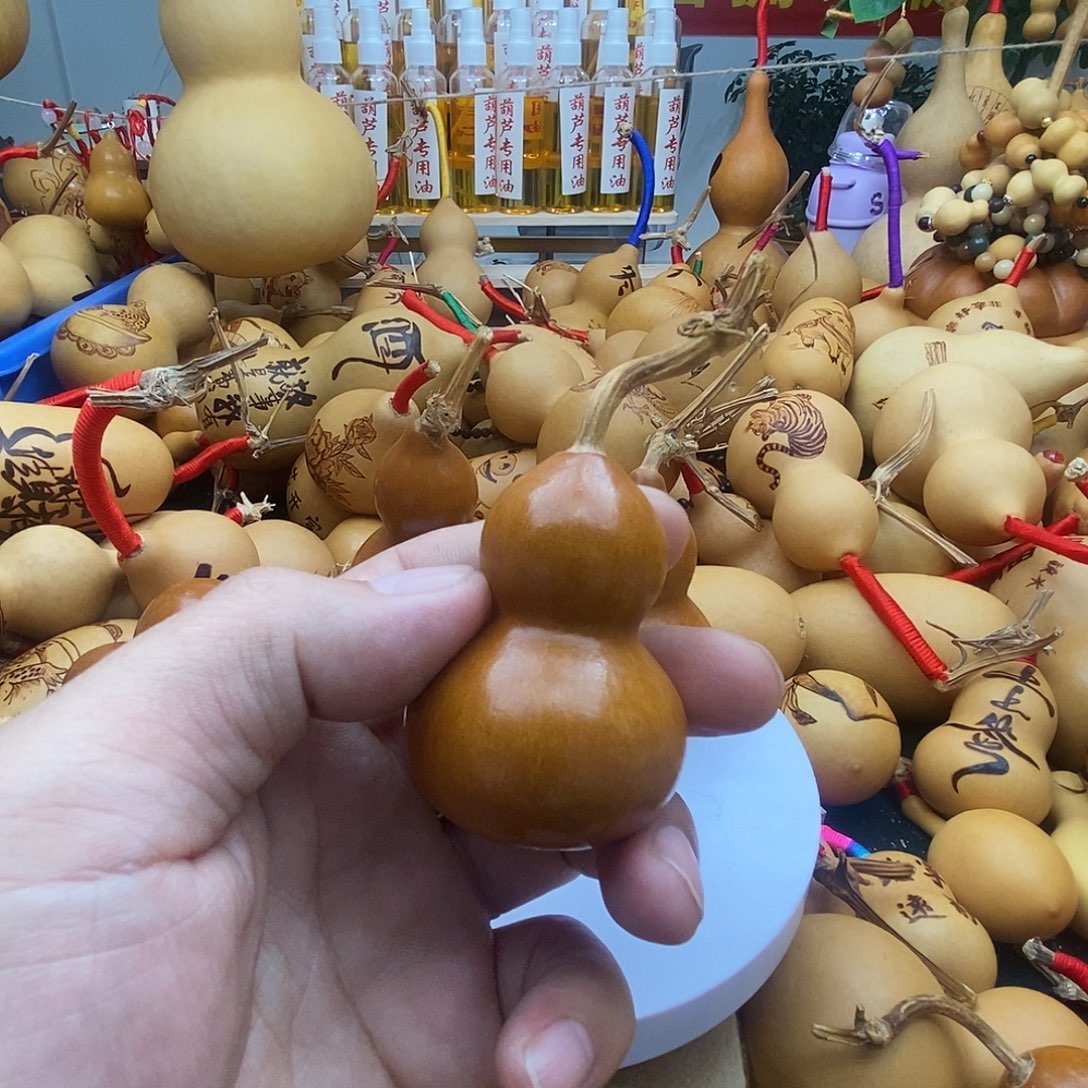 青***在香榧木葫芦工艺品