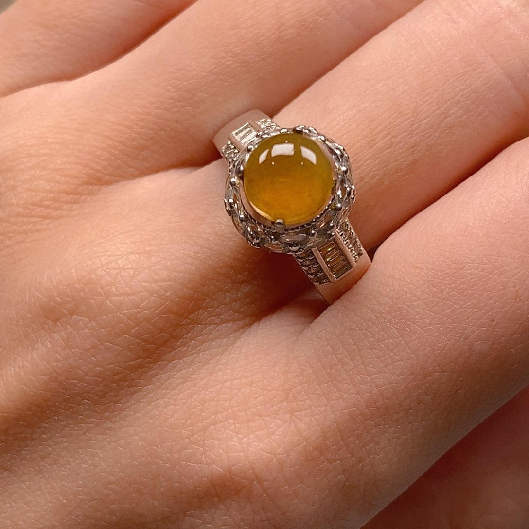 翡翠戒指未镶嵌冰黄