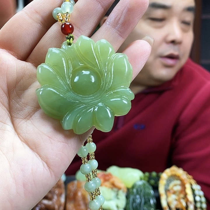 蛇纹石玉吊坠未镶嵌