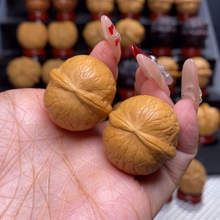 文玩核桃把件晶玉42号