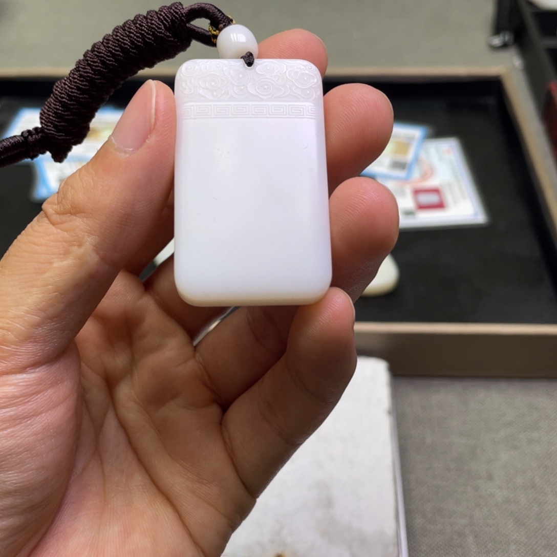 家***兴和田玉未镶嵌颈饰