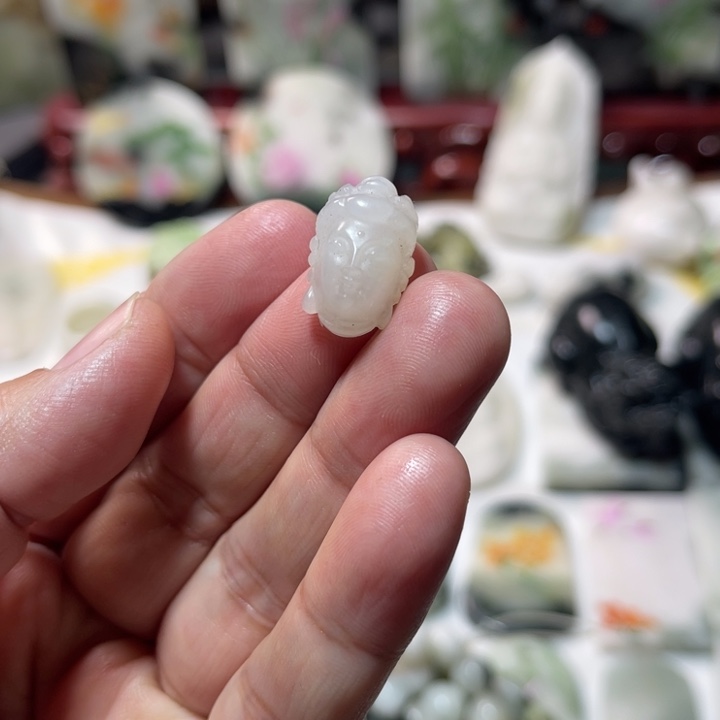 独山玉未镶嵌颈饰