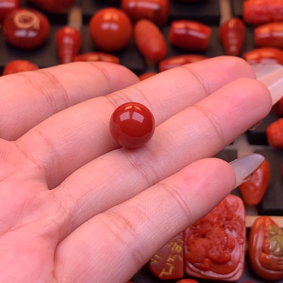 南红玛瑙未镶嵌川料原矿高品圆珠11.3mm