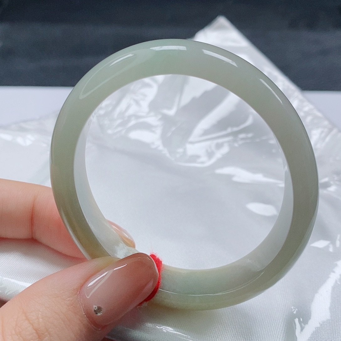 【闪购商品】未镶嵌手镯（贵妃镯）翡翠503号