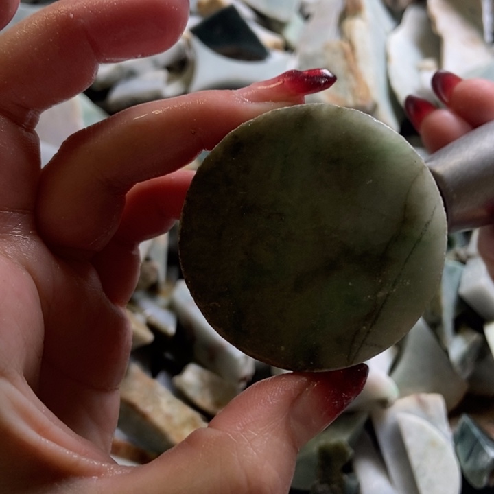 翡翠颈饰未镶嵌天然翡翠