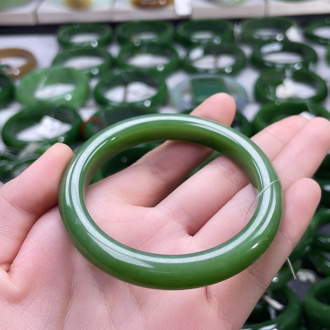 和田玉（碧玉）手镯未镶嵌