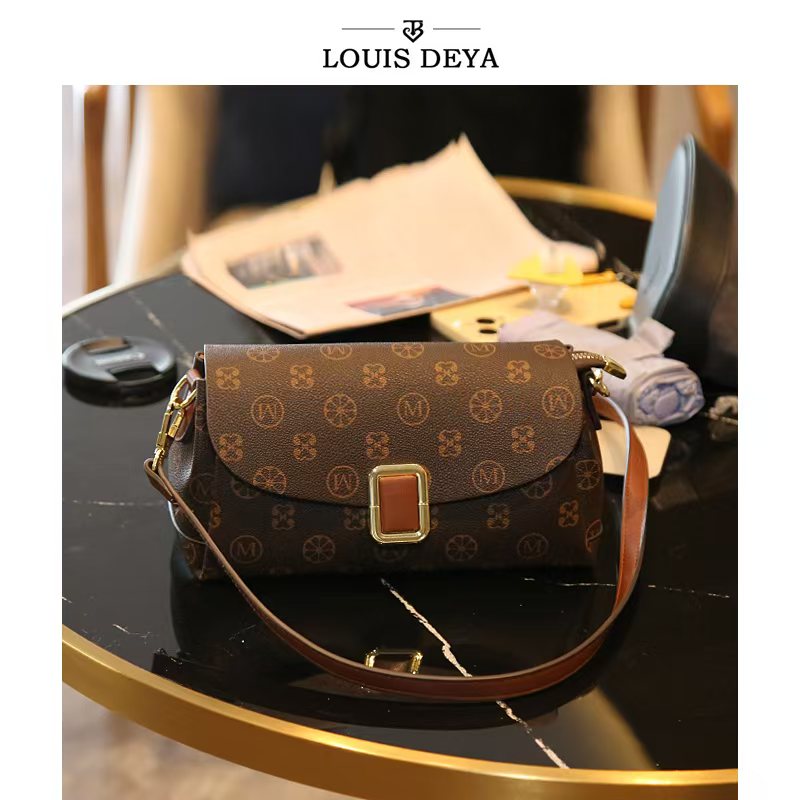 秋冬新款小方扣装饰女包时尚百搭单肩斜挎包