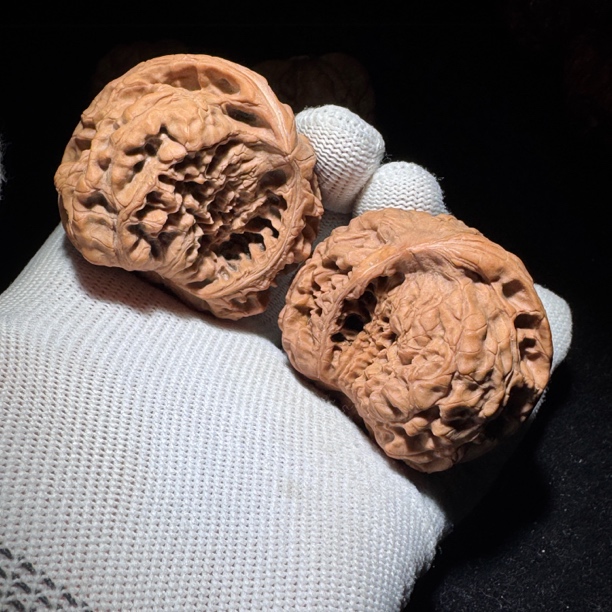 525全品无修官帽异形卧山雕实物拍摄分量压手尺寸:50边41肚43高