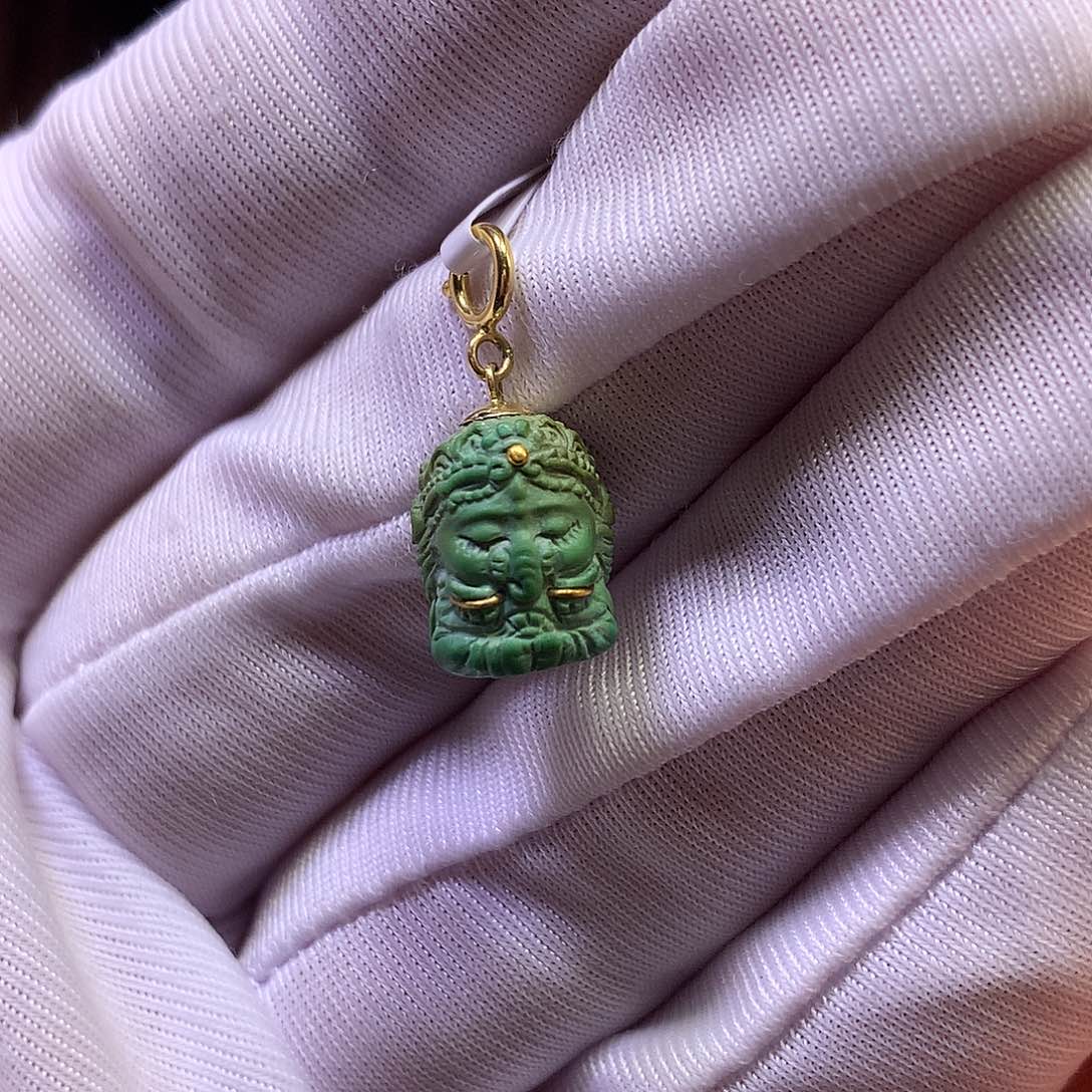 绿松石18K金镶嵌挂件