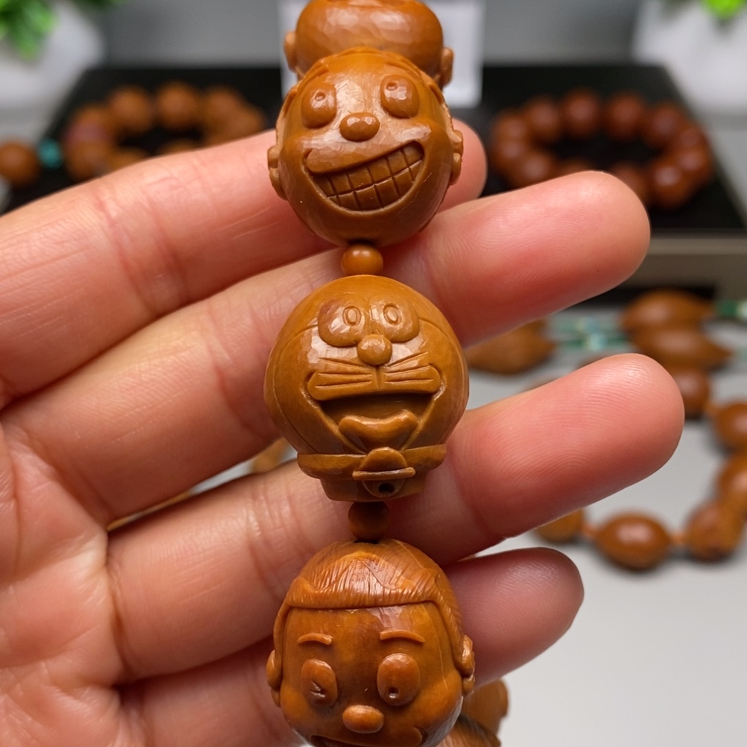 橄榄核吊坠机器猫