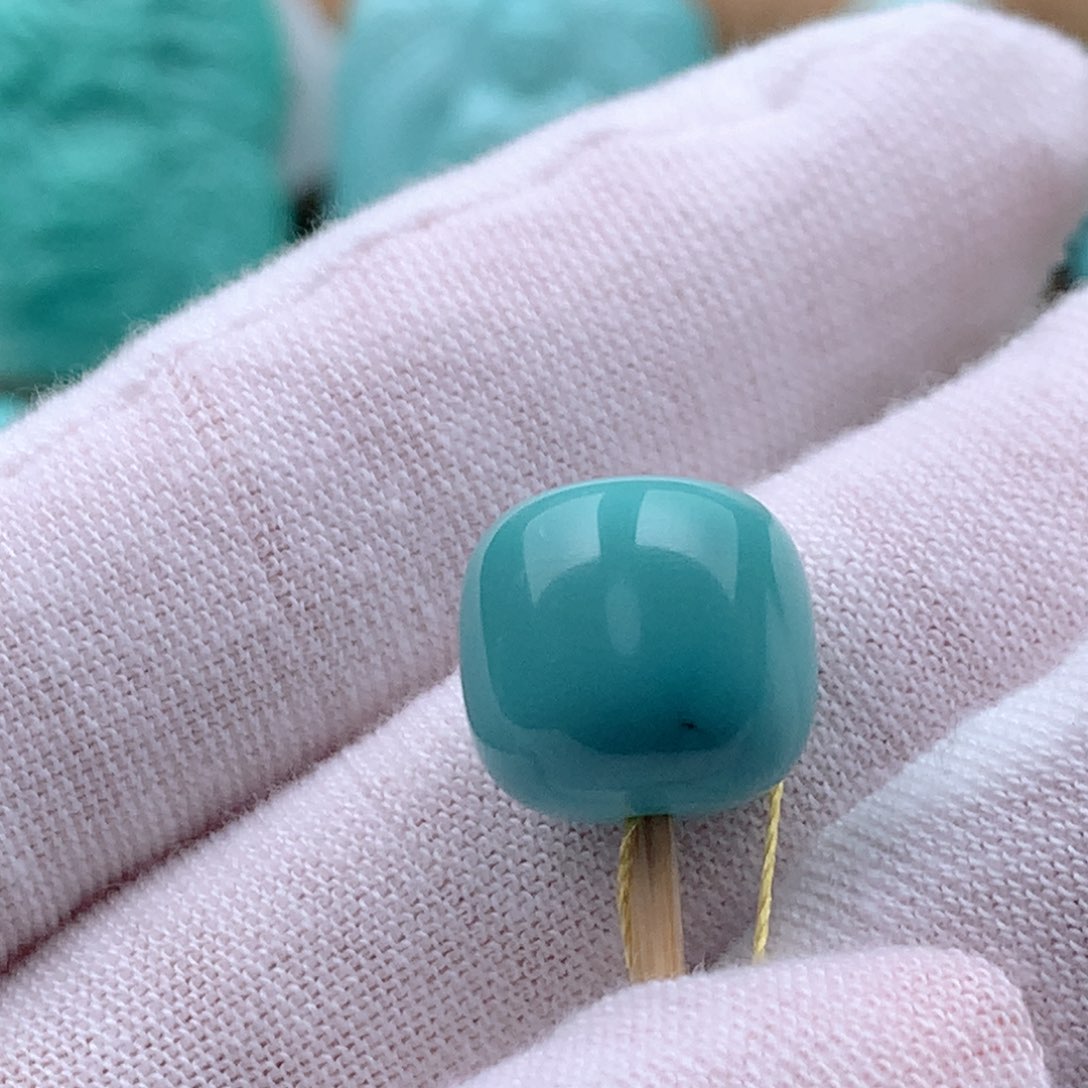 未镶嵌绿松石珠宝奇石卖****孩