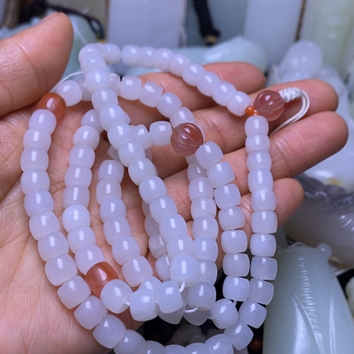 和田玉未镶嵌把件