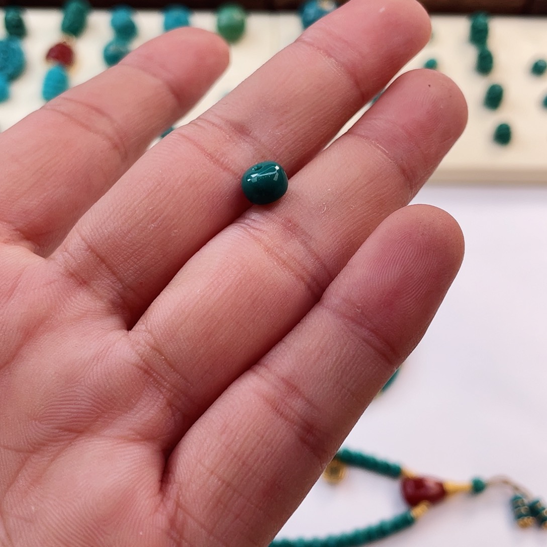 绿松石颈饰未镶嵌