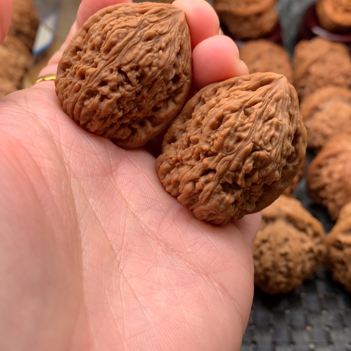 用****131南疆石全品文玩核桃狮子头