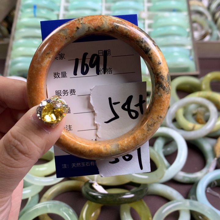 蛇纹石玉手镯未镶嵌1691