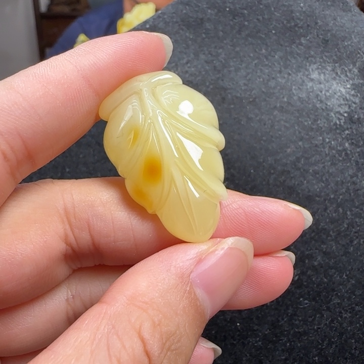未镶嵌蜜蜡珠宝奇石