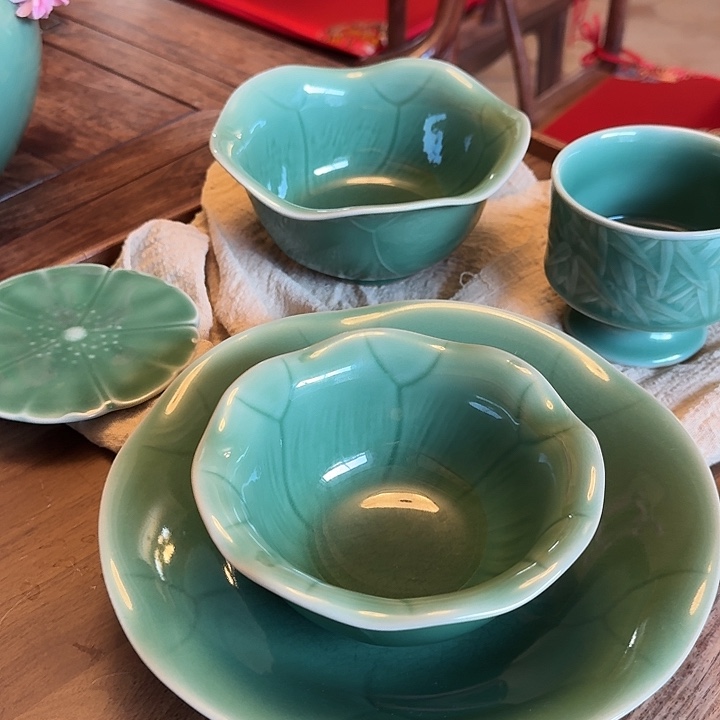 青瓷哈哈哈哈哈哈哈哈哈哈哈哈