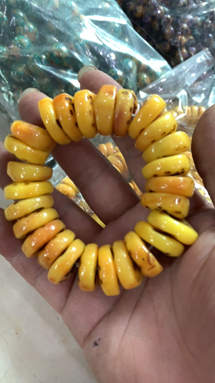 D 756。平安扣老蜡手串