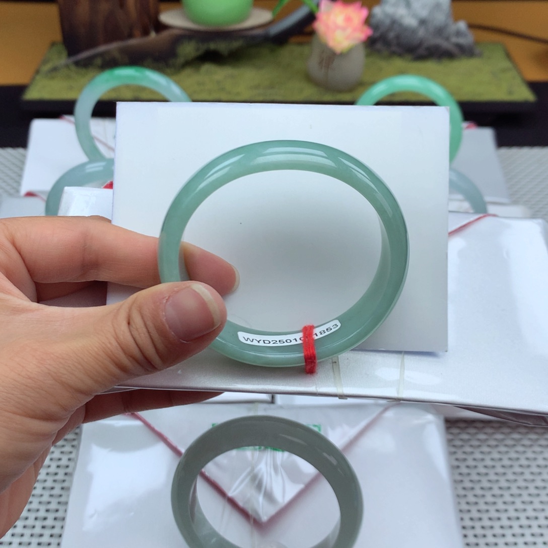 翡翠手镯未镶嵌纯天然缅甸翡翠