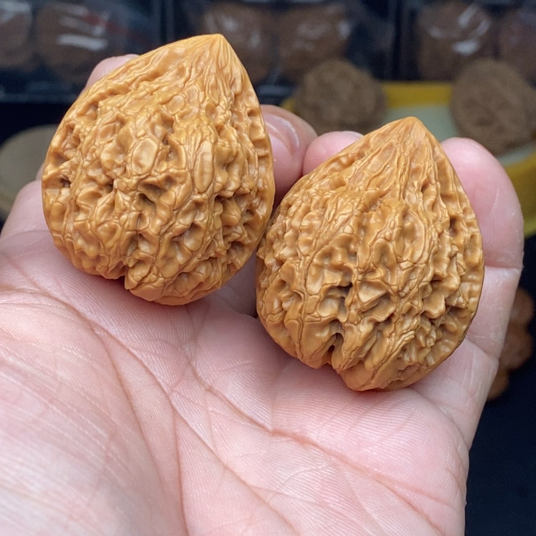 核桃把件 36左右座佛