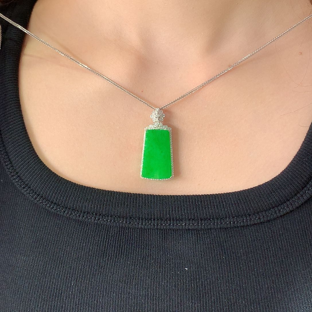 翡翠18K金镶嵌吊坠(赠链)千*