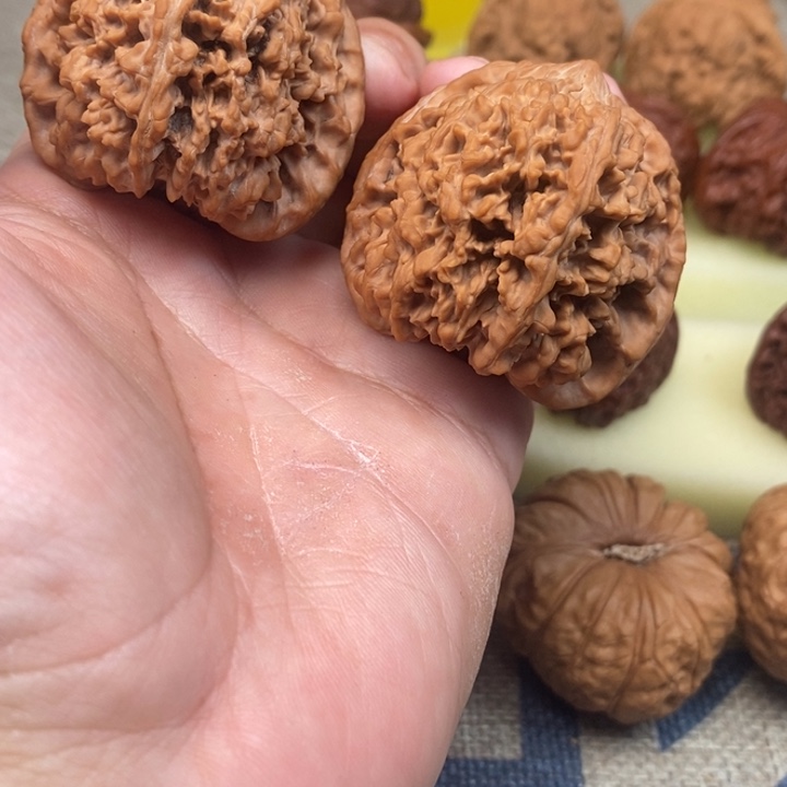 文玩核桃把件山*水核桃