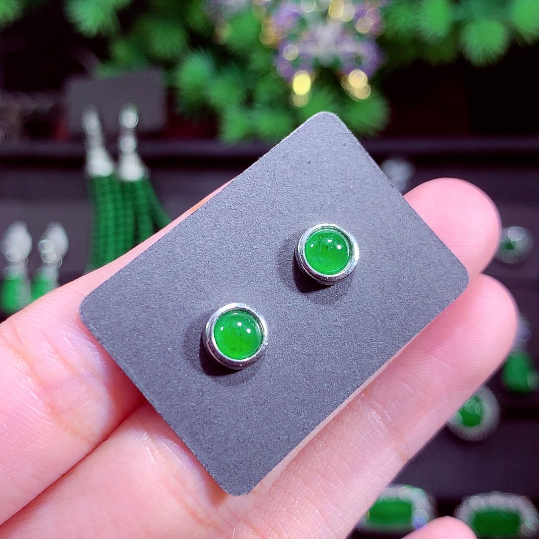 颈饰未镶嵌翡翠天然