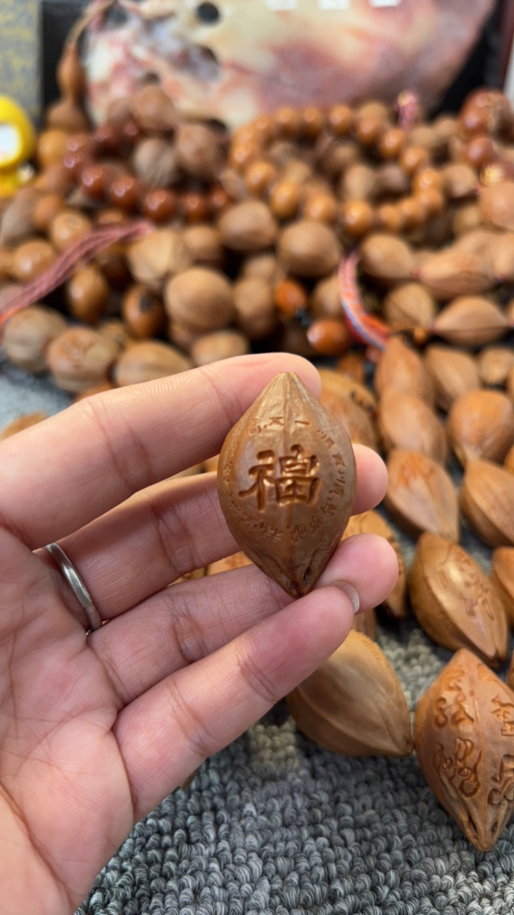 橄榄核雕亢泽超老师雕刻福禄2.3