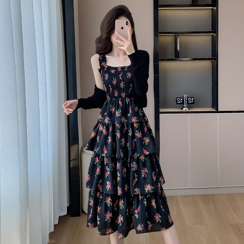 黑色玫瑰碎花吊带连衣裙女春夏2025新款赫本风收腰显瘦洋气蛋糕裙