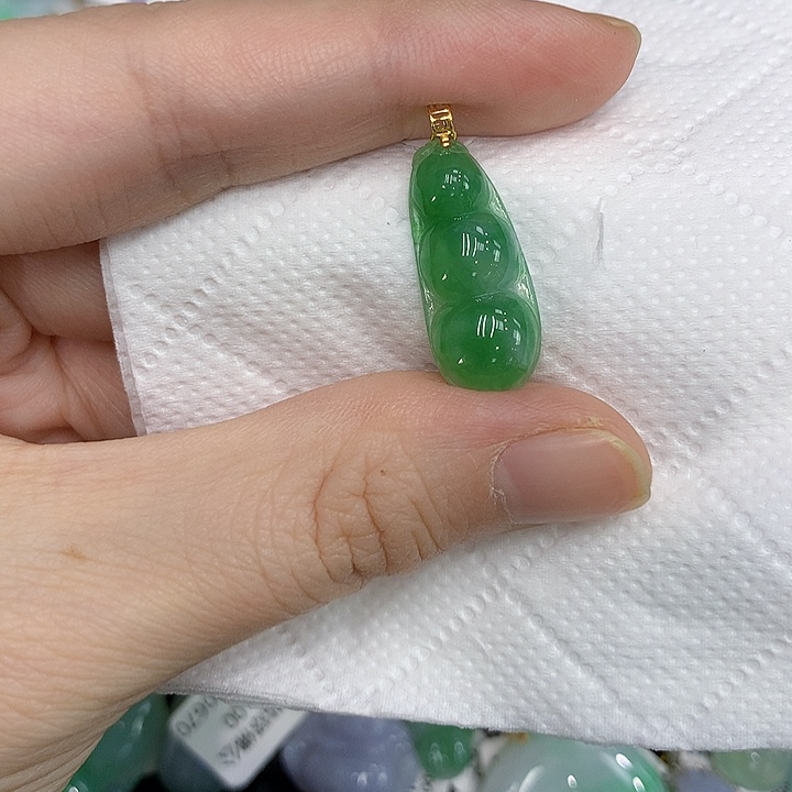 颈饰18K金镶嵌翡翠12345678888