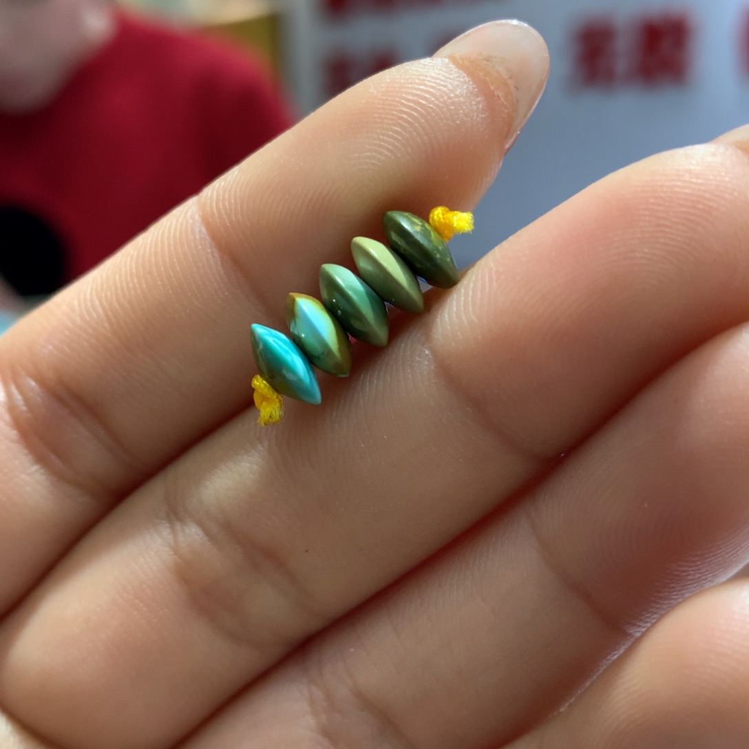 绿松石配饰未镶嵌