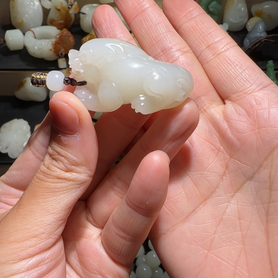 和田玉颈饰未镶嵌沧*笑